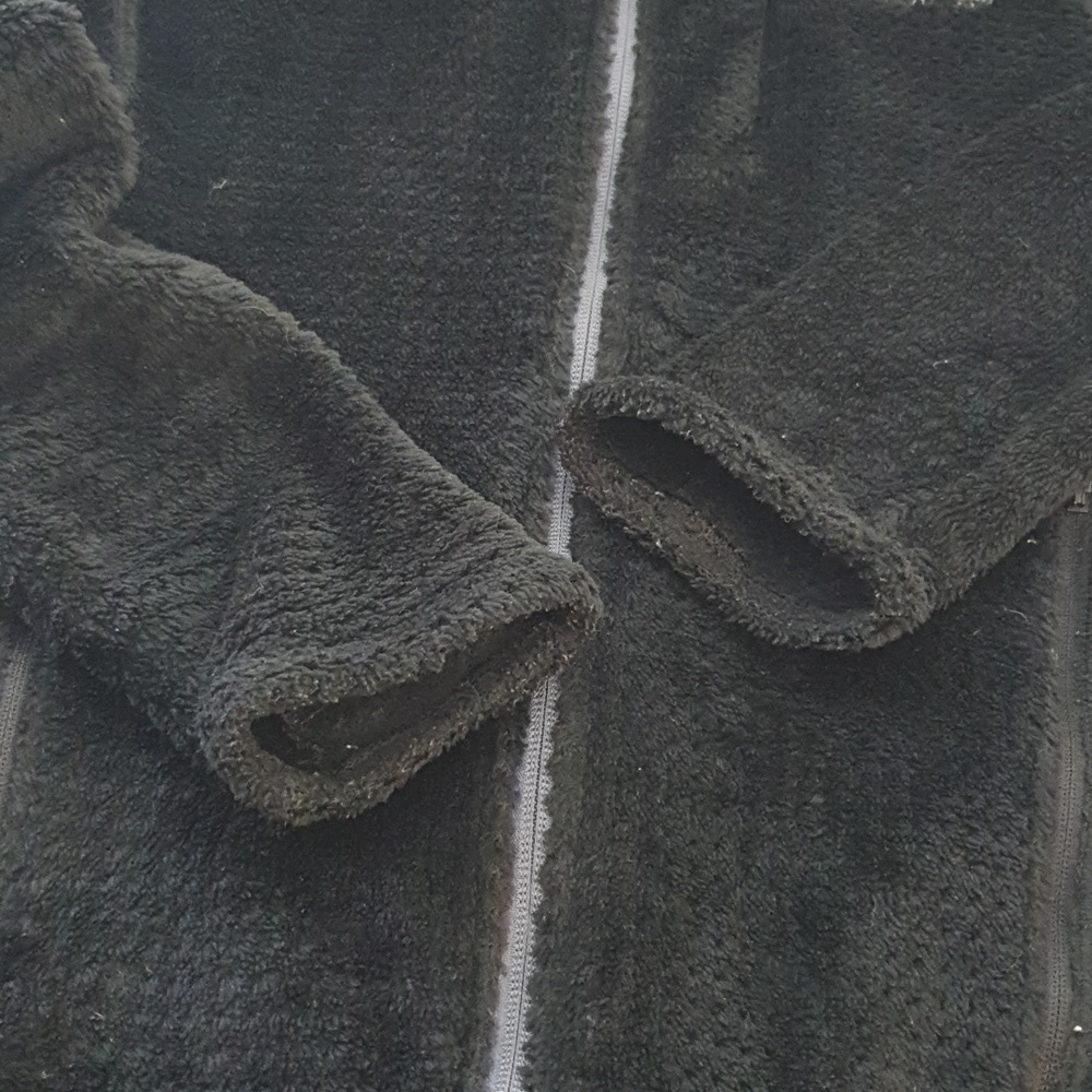 Mountain Hardware Fleece Jacket - Picture 9 of 10